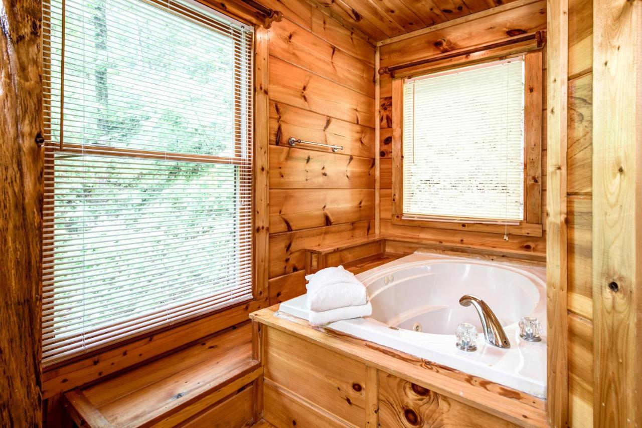 Cabin Of Dreams, 3 Bedroom Water View, Wifi, Hot Tub, Pool Table, Sleep 8 Sevierville Eksteriør bilde