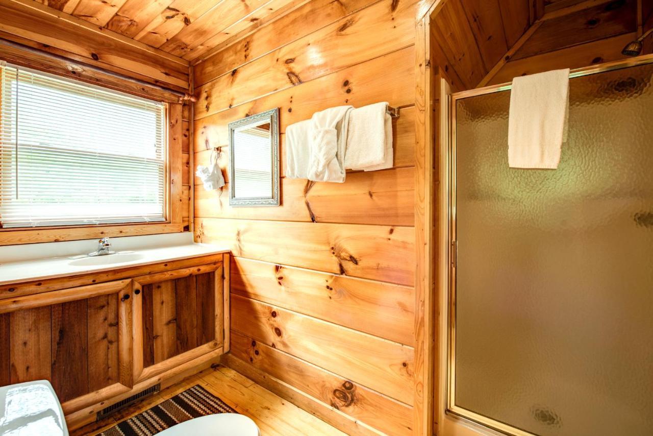 Cabin Of Dreams, 3 Bedroom Water View, Wifi, Hot Tub, Pool Table, Sleep 8 Sevierville Eksteriør bilde