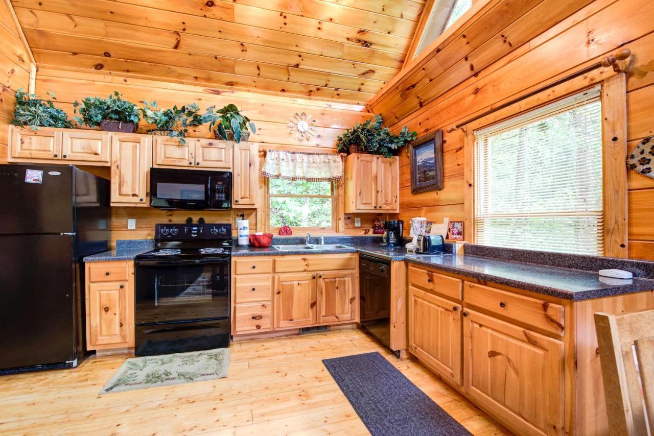 Cabin Of Dreams, 3 Bedroom Water View, Wifi, Hot Tub, Pool Table, Sleep 8 Sevierville Eksteriør bilde
