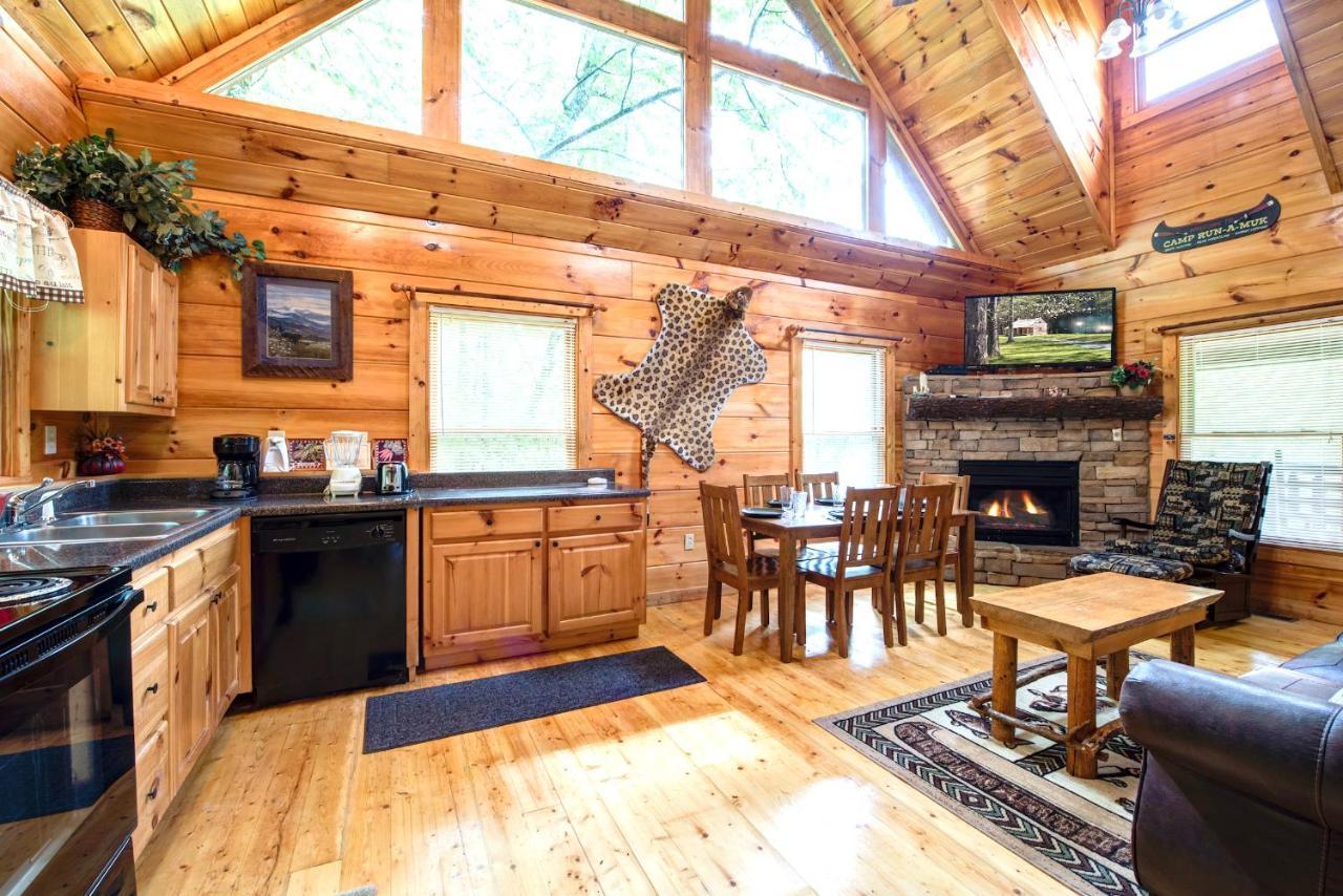 Cabin Of Dreams, 3 Bedroom Water View, Wifi, Hot Tub, Pool Table, Sleep 8 Sevierville Eksteriør bilde