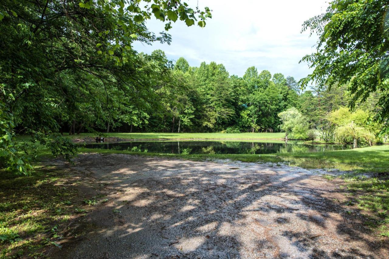 Cabin Of Dreams, 3 Bedroom Water View, Wifi, Hot Tub, Pool Table, Sleep 8 Sevierville Eksteriør bilde